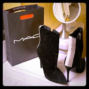 Steve Madden black suede boot